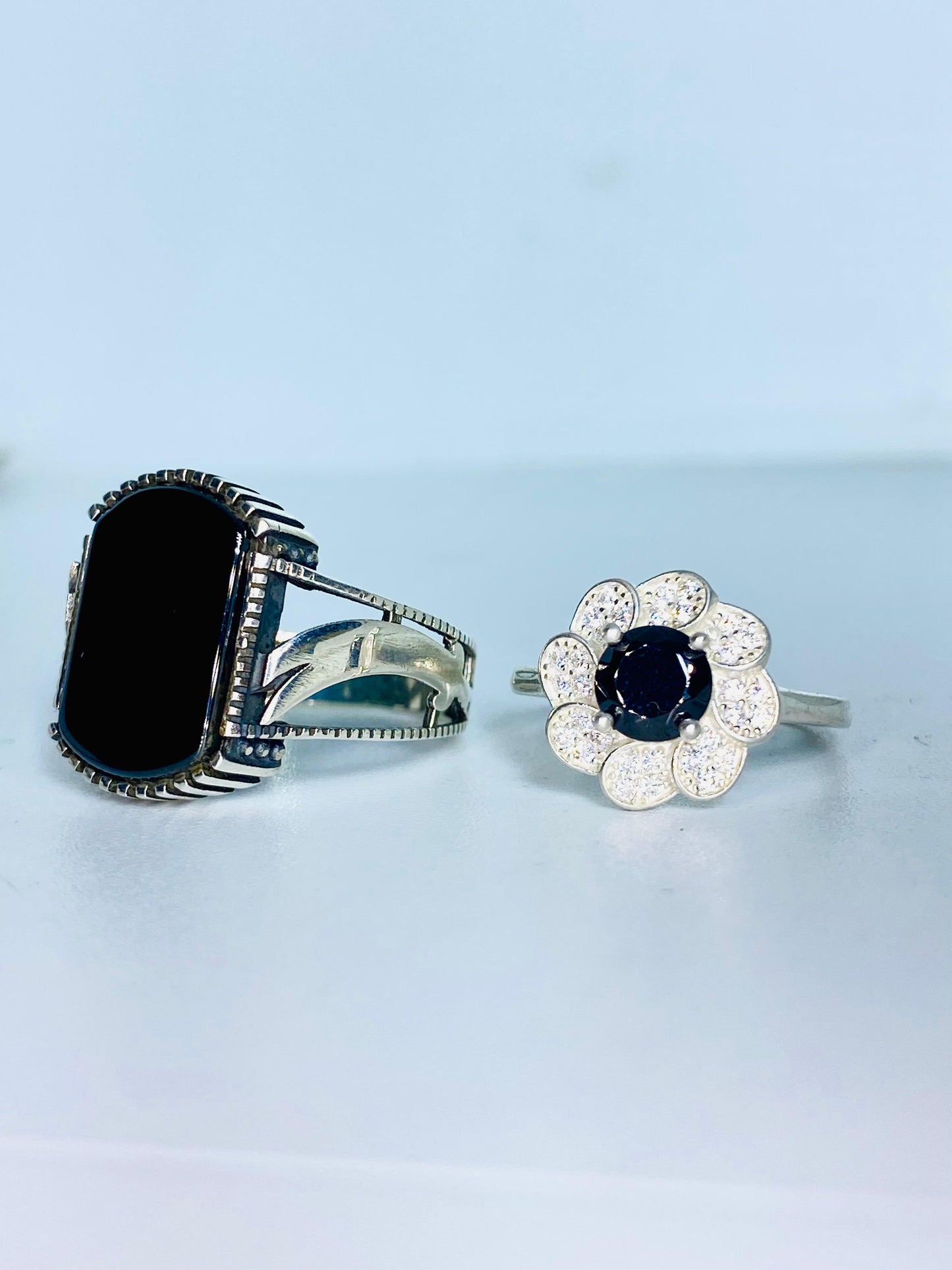 Elegant Black Onyx Couple Rings with Detailed Side Craft