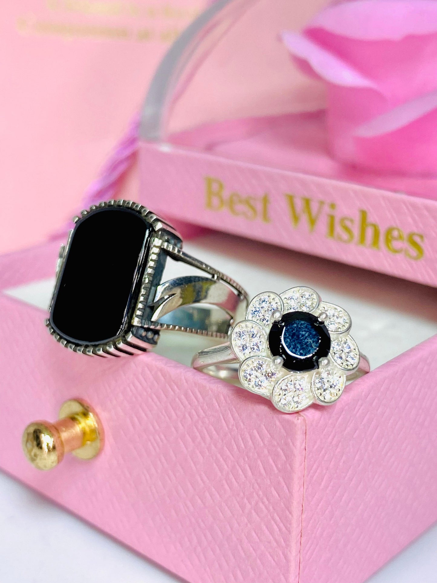 Elegant Black Onyx Couple Rings with Detailed Side Craft
