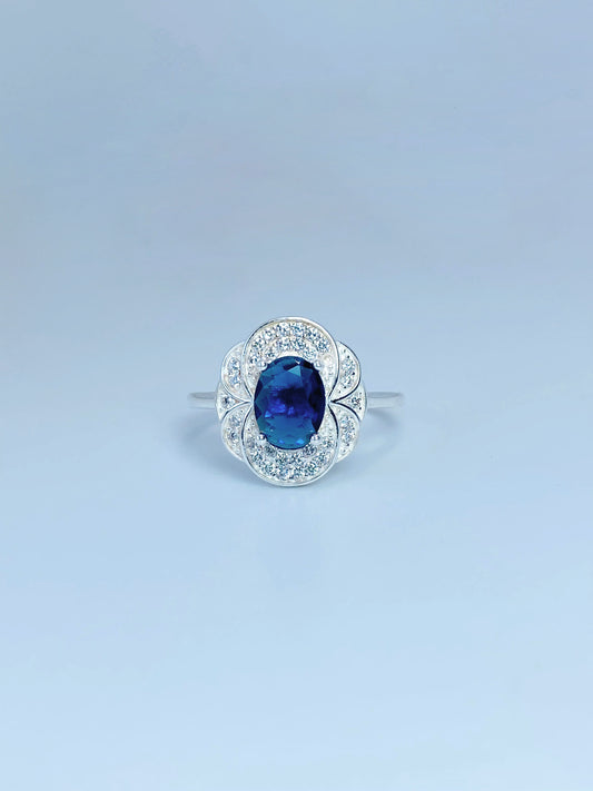 Twilight Elegance Ring - Dual-Tone Gemstone Ring with Exquisite Design