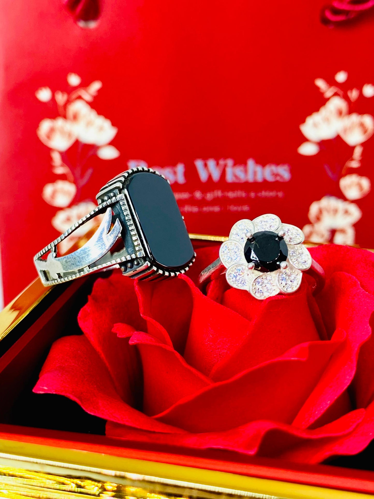 Elegant Black Onyx Couple Rings with Detailed Side Craft