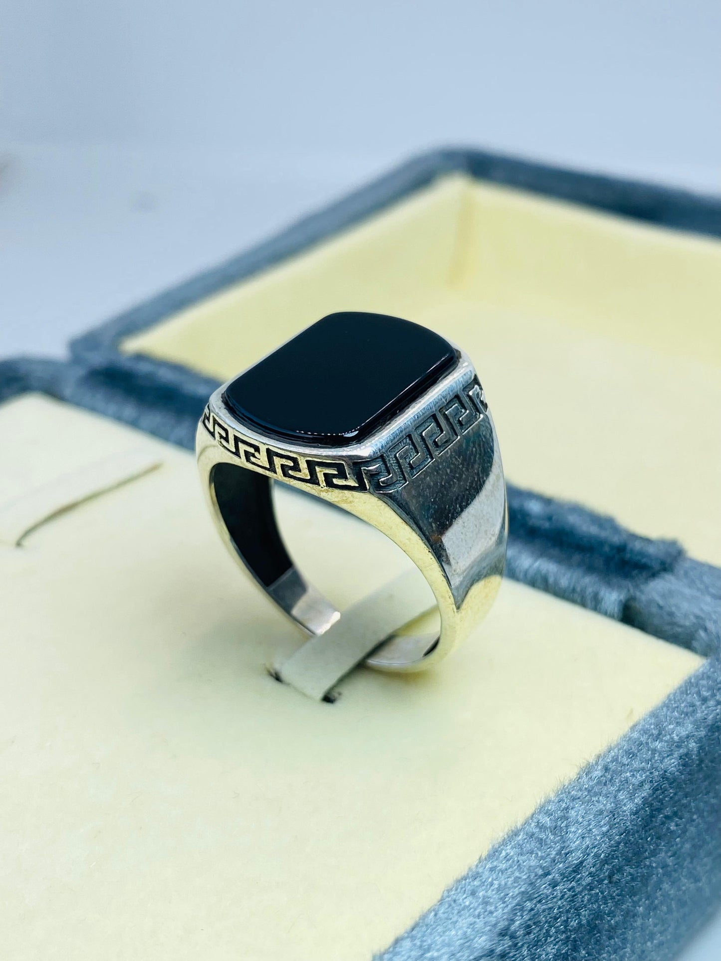 Mystic Onyx – Silver Ring with Aqeeq Yamini